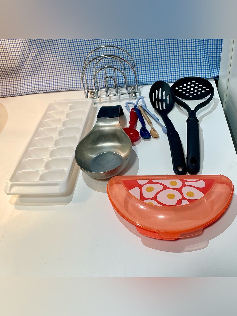 Kitchen Utensil & Accessory Bundle – OGGI, Rubbermaid, Prestige, Dolly Parton